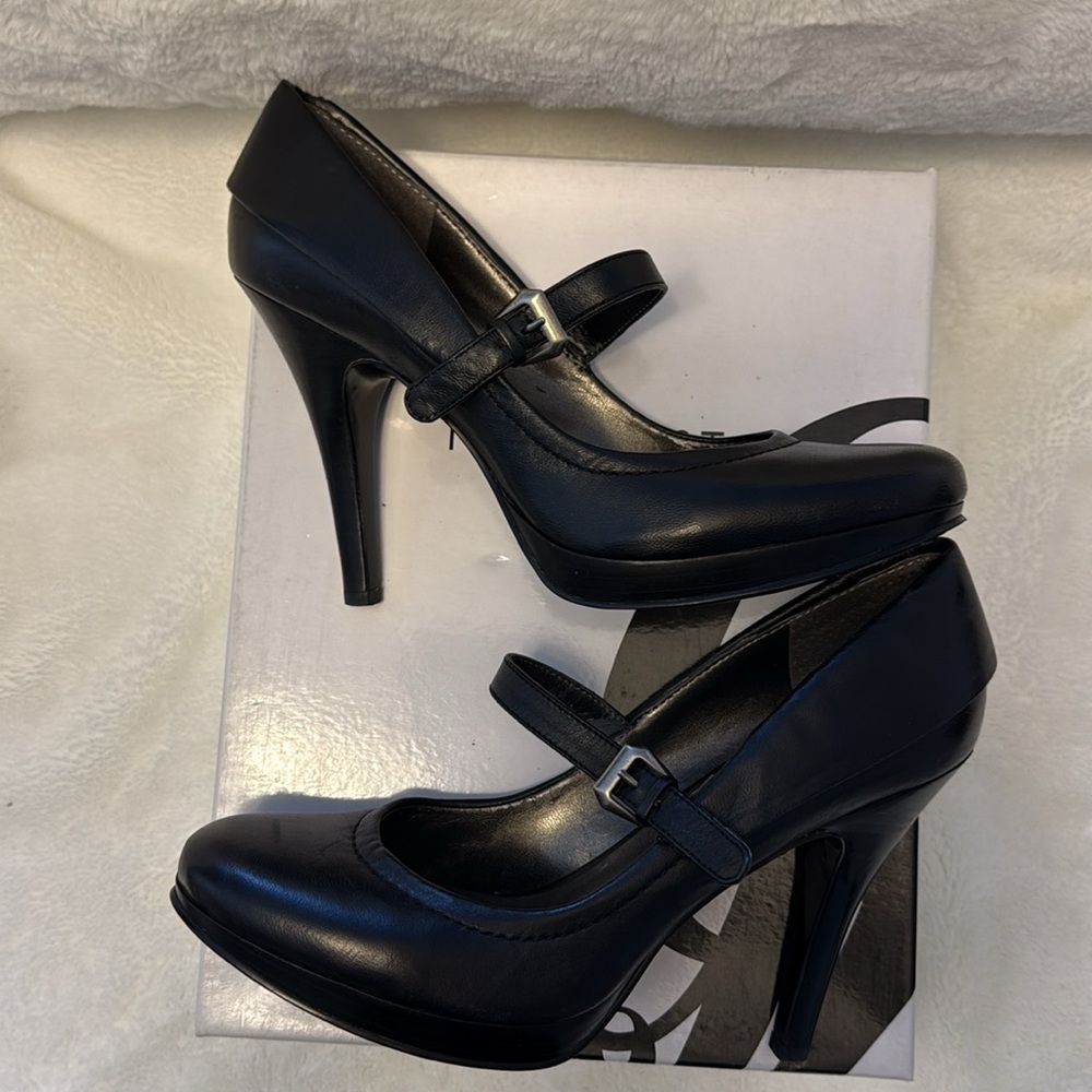 Nine West Black Mary Jane Heels - Picture 14 of 16